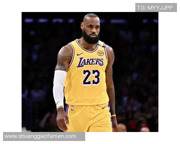 詹姆斯的传奇之路：从天才少年到NBA历史巨星的辉煌历程